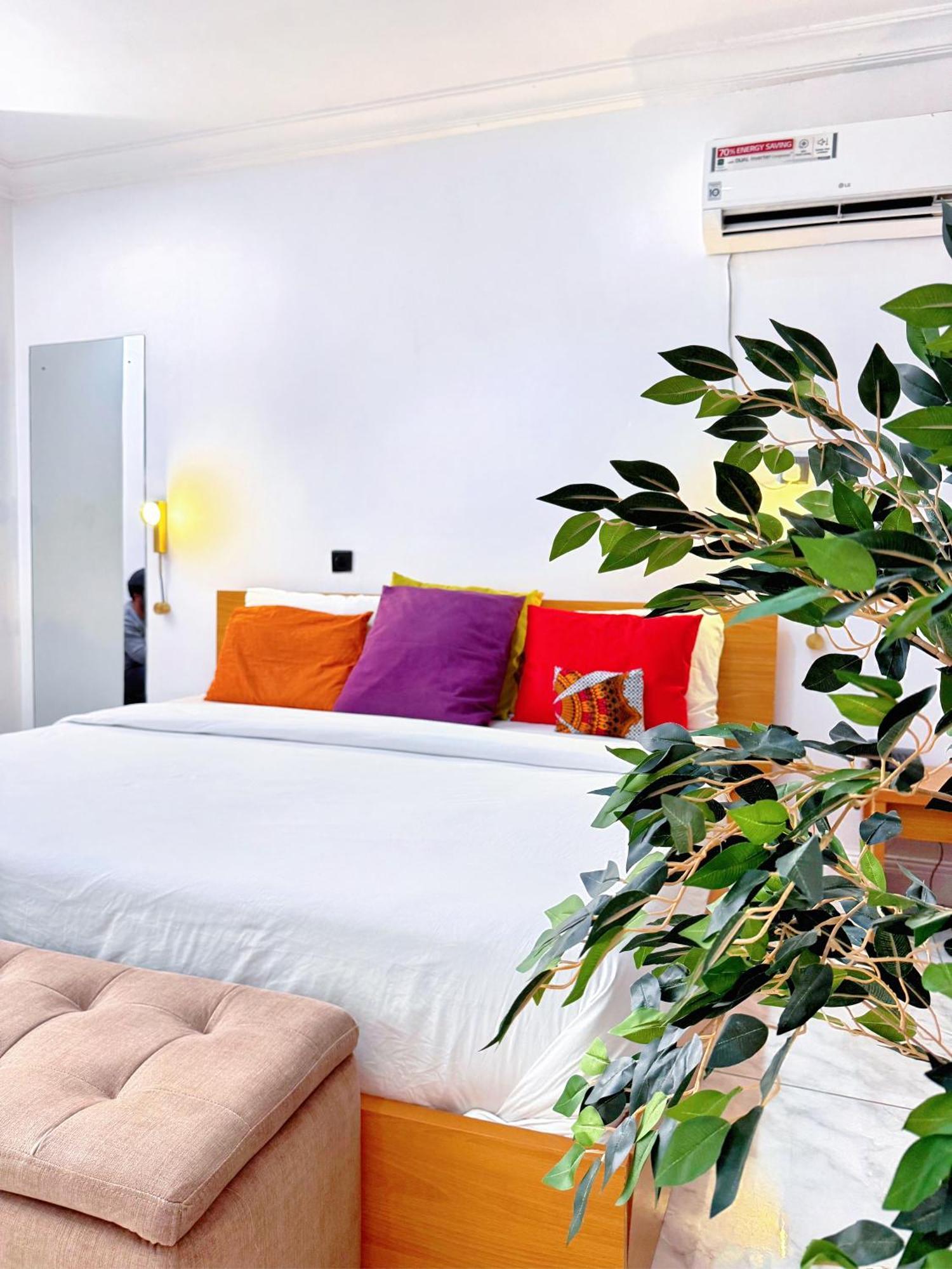 His Dulce Apartments Lagos Exterior photo